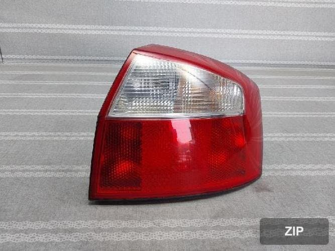 Audi A4 2004 — комбинированный фонарь задний правый (02)