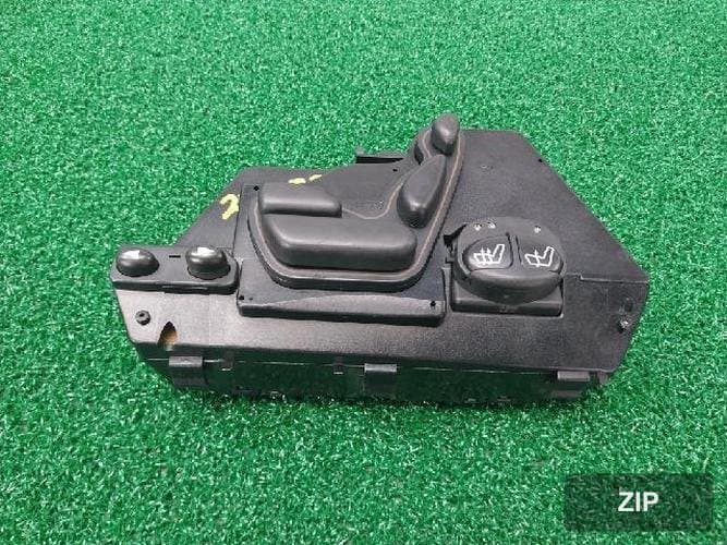 Кнопка управления сиденьем Mercedes-Benz S-класс 220 821 56 58 2