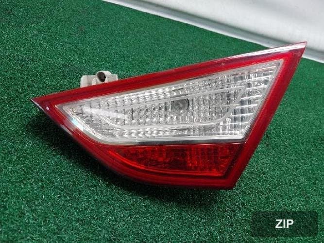 Hyundai Sonata 2011 — подсветка багажника (белый фонарь)