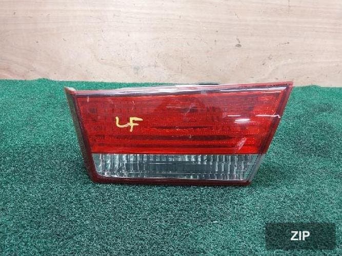 Hyundai Sonata 2007 — белый разъём багажника (фонарь) 92404-3K0