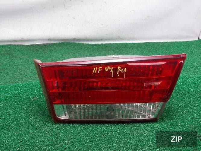 Hyundai Sonata 2006 — фонарь белый (багажник) 6