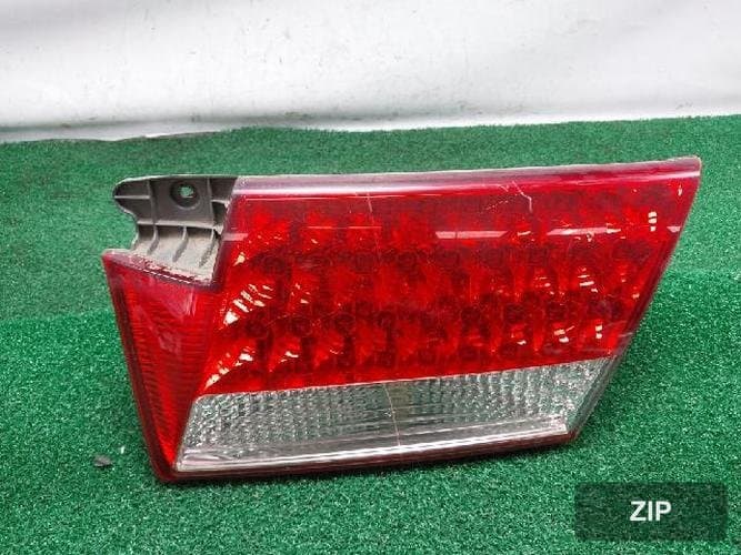 Hyundai Grandeur 2006 — задний фонарь в крышку багажника, 2-й