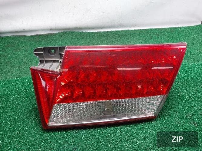 Hyundai Grandeur 2006 — фонарь в крышку багажника, правый