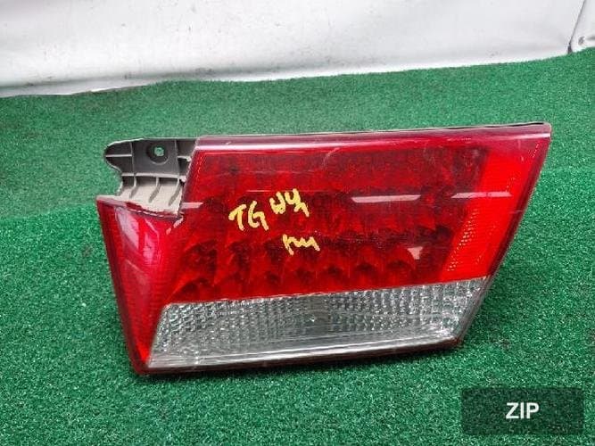 Hyundai Grandeur 2006 — задний фонарь (белый финишер, багажник) 2