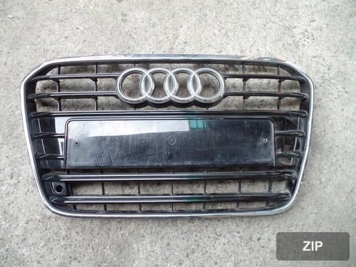 Решётка радиатора Audi A6 4G0853653 (1 отверстие под датчик)