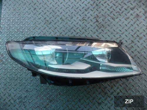 Фара передняя правая HID 3C8941752J