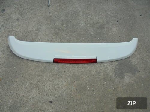 Накладка крышки багажника Santafe CM 872102B000 с фонарем