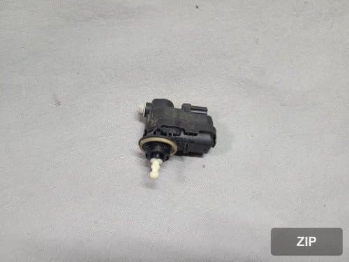 Мотор-актуатор LED-уровнителя фары 260567357R