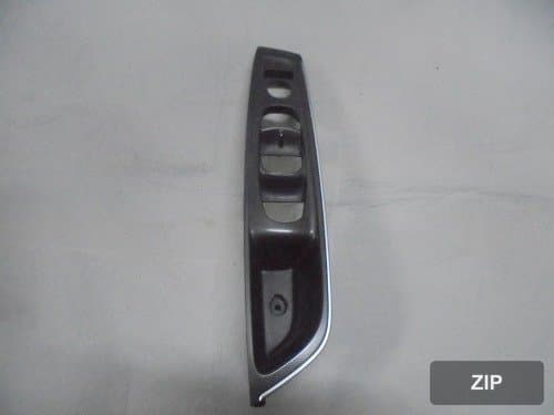 Накладка переключателя стеклоподъемника двери передней левой W22221ZG000