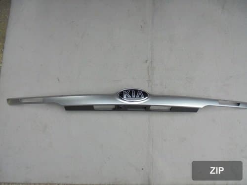 Накладка крышки багажника Seltos с камерой заднего вида 87311Q5000 + 99240Q5000