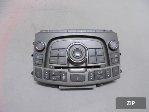 Автомагнитола AM/FM стерео с CD-плеером 22752145