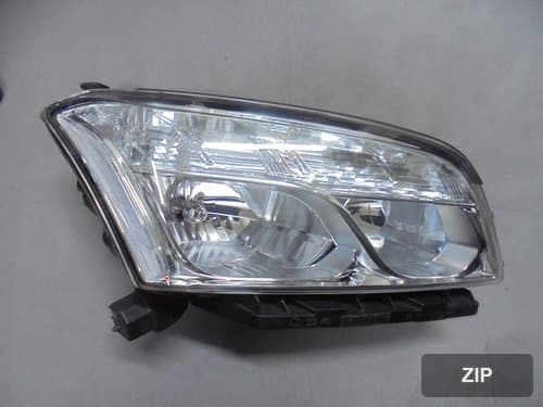 Фара передняя правая Tracker Light 7-контактная 95146959