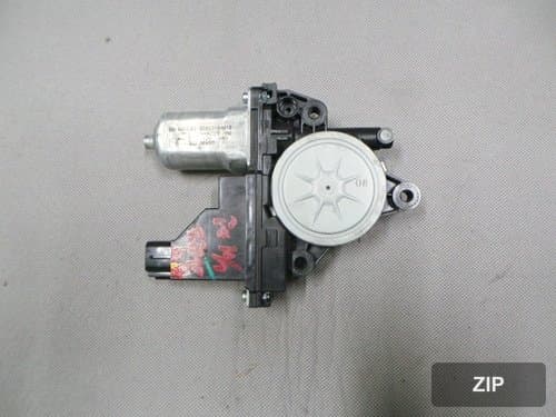 Мотор стеклоподъемника передний левый 82450A4010
