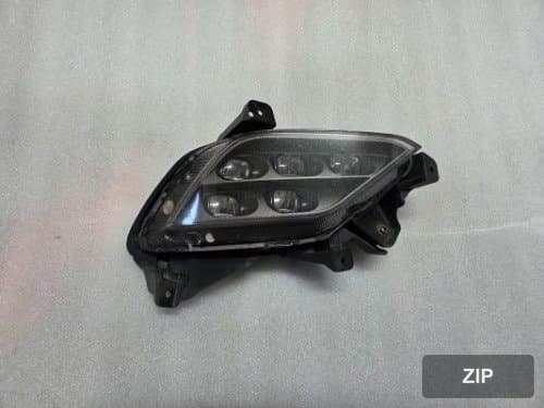 Противотуманная фара светодиодная правая Grandeur HG 922023V600