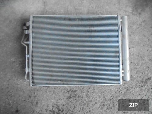Конденсер кондиционера 976062L600