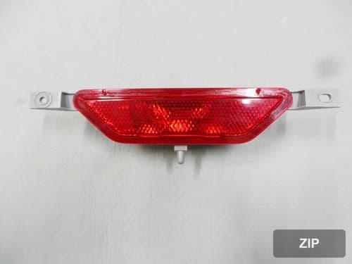 Накладка крышки багажника с держателем заднего фонаря 265801128R 26580JYOOA