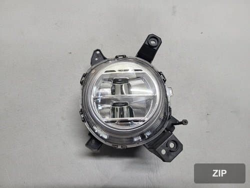 Противотуманная фара LED правая 92202B2700