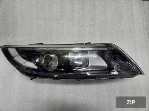 Фара передняя правая 921022T500