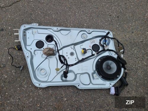 Стеклоподъемник двери переднего левого стекла Genesis BH 824013M000 824703M000