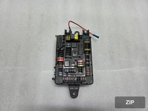 Блок предохранителей 926111103 6114 V8