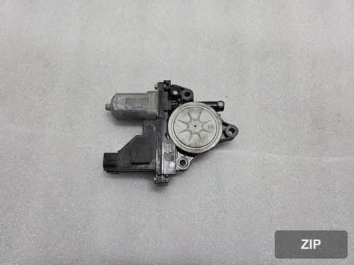 Мотор стеклоподъемника водительской двери Forte Coupe 824501M210