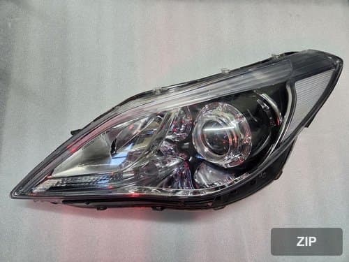 Фара передняя левая HID 8 контактов черный ободок 921013V110
