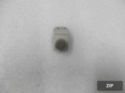 Бампер задний с ультразвуковыми датчиками парковки 957001Y1000IM