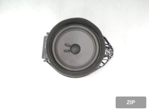 Передняя дверная панель с BOSE динамиком