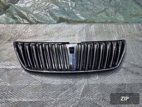 Решётка радиатора Equus VI 863513N000 863513N010 09-12 с креплением камеры, B-класс (потёртости)