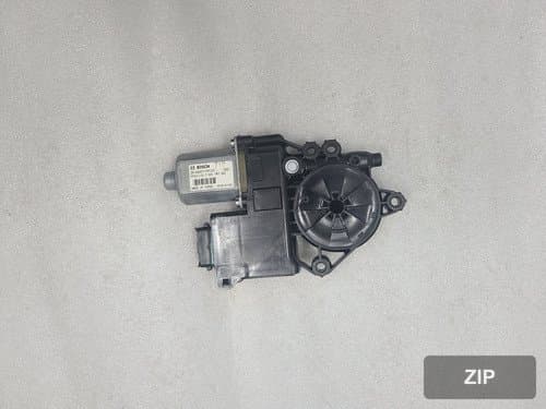 Мотор стеклоподъемника передней двери Genesis G80 82450B1000