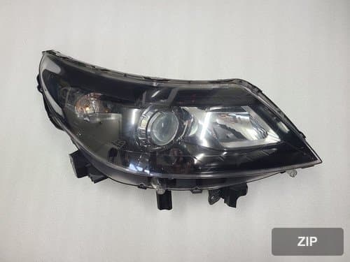 Фара передняя правая HID чёрный корпус 260100778R