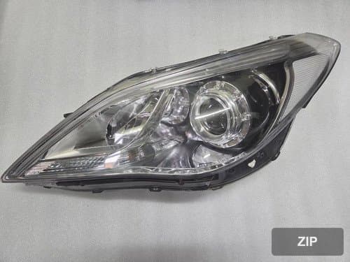 Фара передняя левая HID 8-pin черный ободок 921013V110