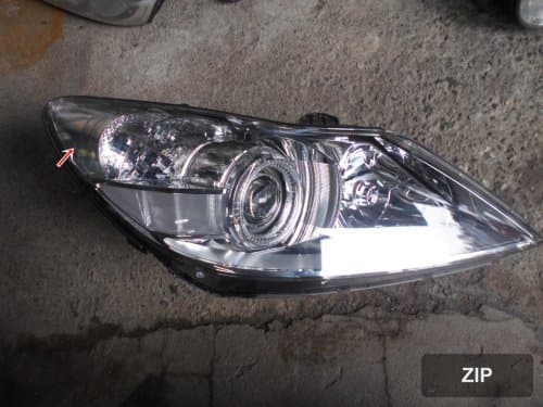 Крышка фары передней правой HID (6pin) Genesis 921043M020