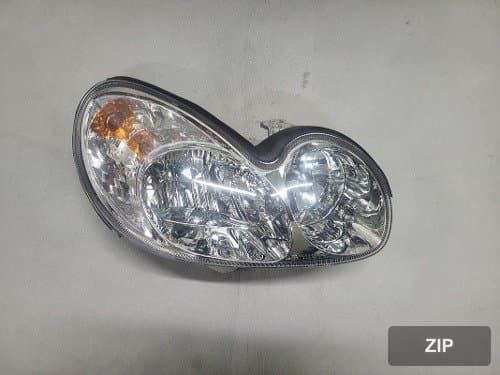 Фара передняя правая HID 921023D100