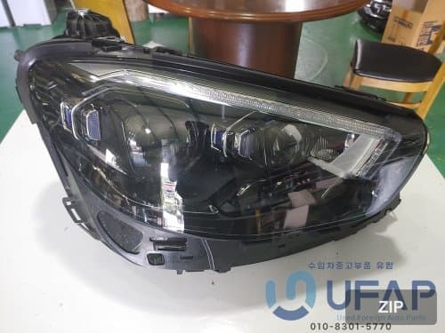 Фара передняя правая LED