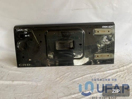 Задняя дверь (тейлгейт) 68079246AA