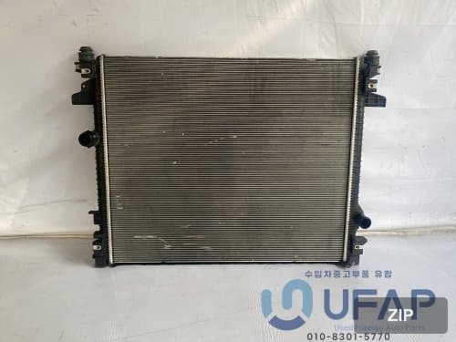 Радиатор охлаждения двигателя F2GZ8005G