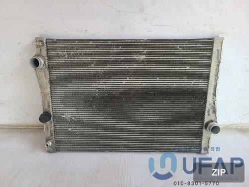 Радиатор охлаждения BMW X5 X6 F15 F16 17117807624 17117807624 17118654431