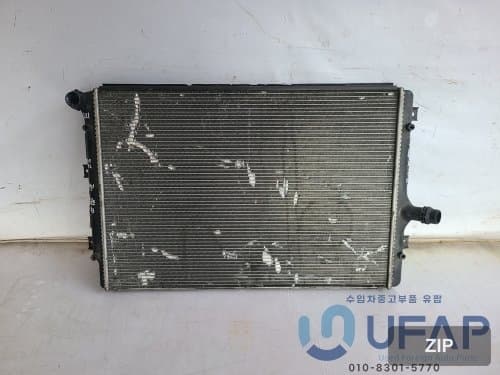 Радиатор охлаждения 1K0121251AB