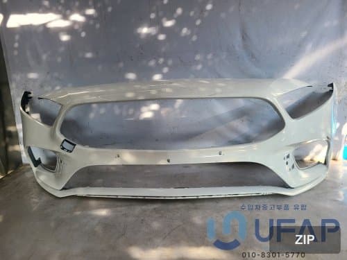 Передний бампер AMG с 4 датчиками A1778856100