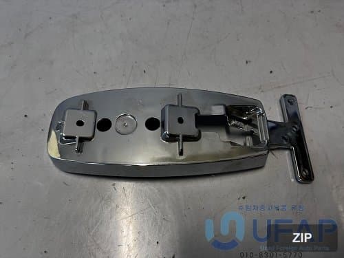 Кронштейн эмблемы Lincoln Continental 10 поколения 2016-2019, код GD9B8C324DA GD9Z8C324A