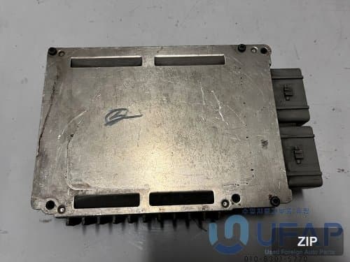 Блок управления двигателем ECU 04896041AI