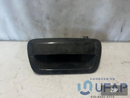 Ручка задней двери (багажника) Jeep Grand Cherokee WK 1YK38KXJAE 770829AE