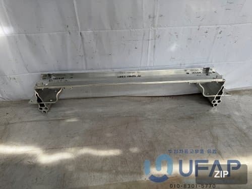 Рейлинг крыши задний левый L8B217B892AE