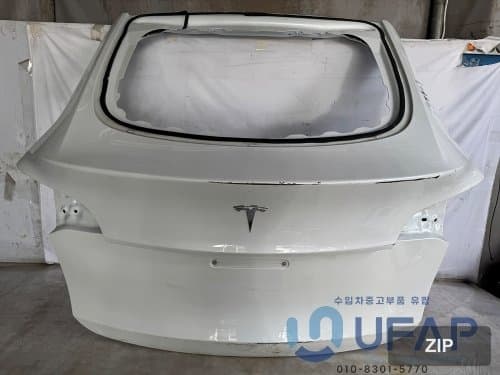 Задняя дверь багажника (Tesla Model Y, 2019–2024)