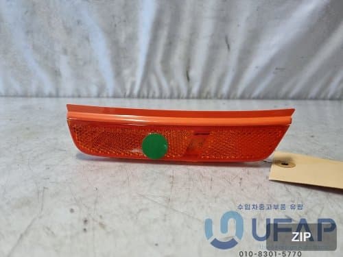 Отражатель переднего правого крыла Jeep Grand Cherokee WL 68378432AB