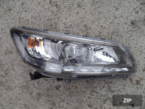 Фара передняя правая HID
