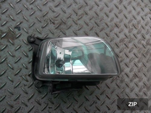 Противотуманная фара правая Lotze Innovation 922022G500