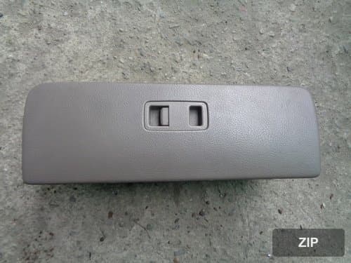 Накладка передней панели Carnival 2 Multibox 0K53A64330
