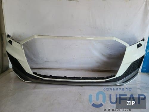 Передний бампер в сборе с S-Line и датчиками парктроника, с кодами 4M0807733, 4M0807065AD